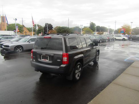 Used 2016 Jeep Patriot High Altitude image 4