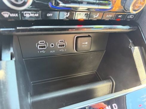 Used 2023 Jeep Grand Cherokee Summit AWD/4WD image 22
