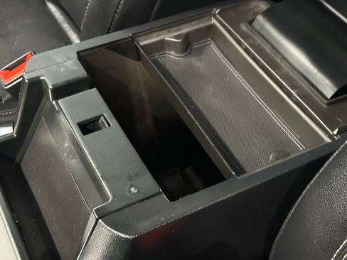 Used 2020 Ford Explorer XLT w/ Equipment Group 202A image 25