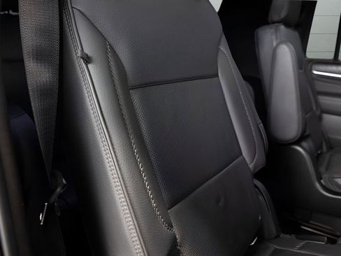 Used 2021 GMC Yukon XL Denali w/ Denali Premium Package AWD/4WD image 85