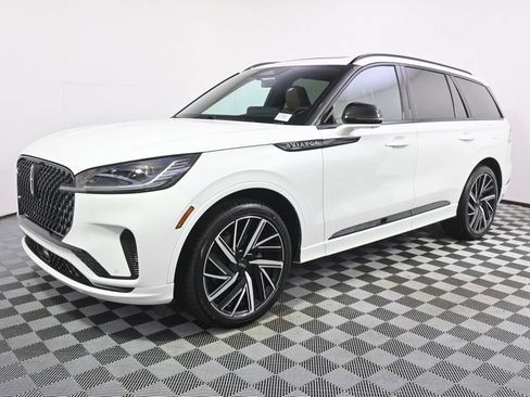 New 2026 Lincoln Aviator Black Label AWD/4WD image 2