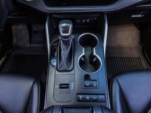 Used 2021 Toyota Highlander XLE image 33