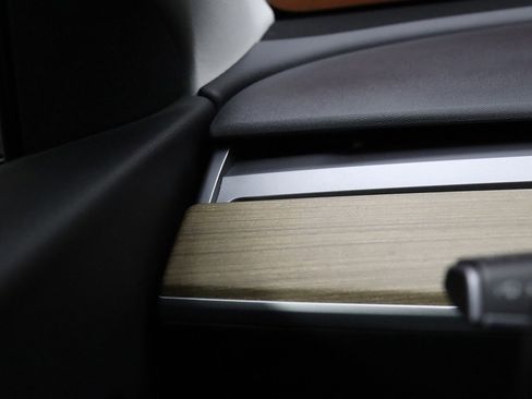 Used 2021 Tesla Model Y Long Range image 53