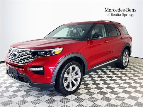 Used 2020 Ford Explorer Platinum w/ Premium Technology Package image 3