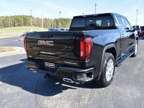 Certified 2022 GMC Sierra 1500 Denali image 3