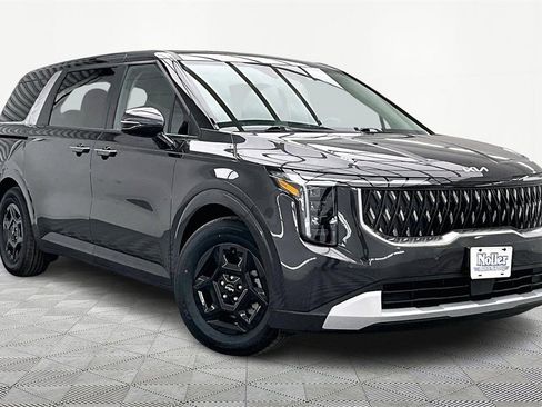 Used 2025 Kia Carnival image 12