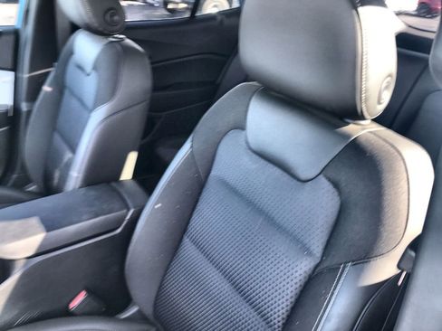 Used 2025 Chevrolet Trax LT image 11