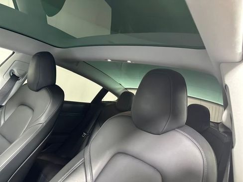 Used 2019 Tesla Model 3 Performance image 12