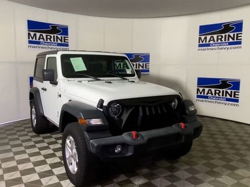 Used 2020 Jeep Wrangler Sport AWD/4WD image 4