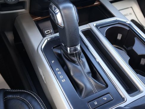 Used 2019 Ford F150 Lariat w/ Equipment Group 502A Luxury AWD/4WD image 16