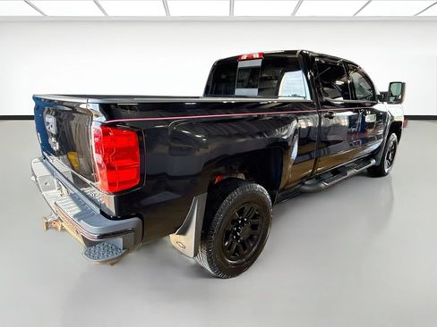 Used 2019 Chevrolet Silverado 2500 LTZ w/ Midnight Edition AWD/4WD image 5