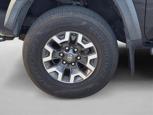 Used 2019 Toyota Tacoma TRD Off-Road RWD image 9