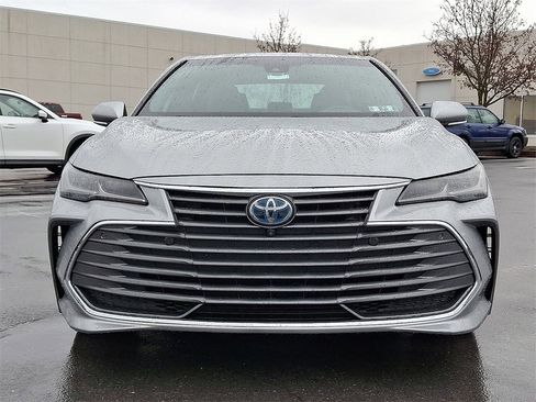 Used 2022 Toyota Avalon Limited image 5