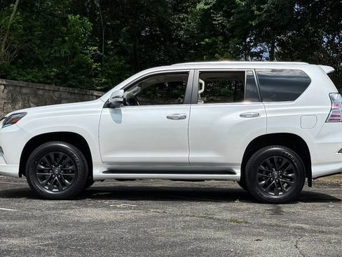 Certified 2023 Lexus GX 460 Premium AWD/4WD image 9