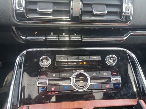 Used 2020 Lincoln Navigator Reserve image 38