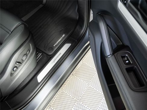 Certified 2026 Porsche Cayenne Coupe AWD/4WD image 27