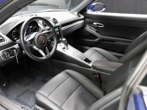 Used 2025 Porsche 718 Cayman image 10