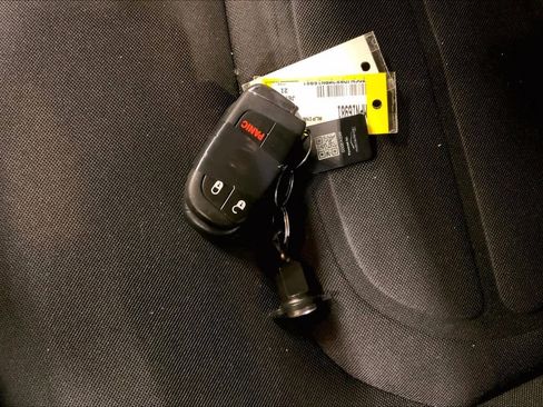 Used 2021 Jeep Renegade Latitude image 15