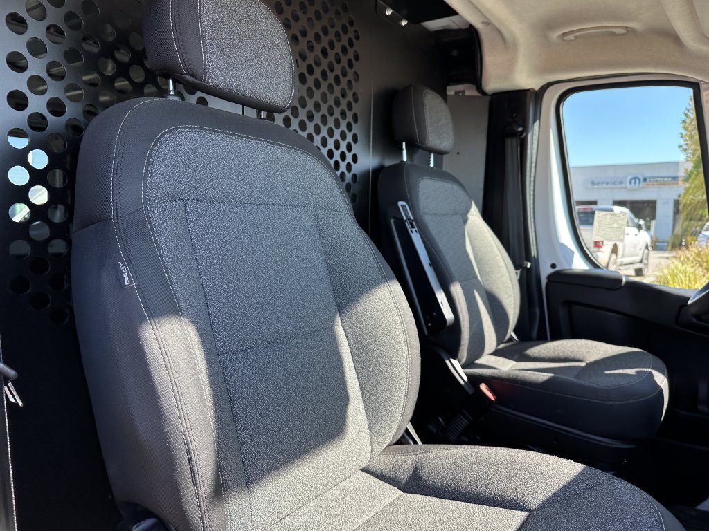 Used 2025 RAM ProMaster 2500 w/ U-Haul Equipment Group FWD image 18
