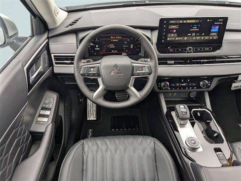 New 2025 Mitsubishi Outlander SEL image 14