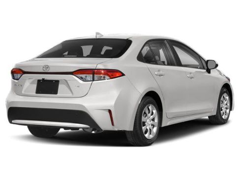 Used 2021 Toyota Corolla LE FWD image 2