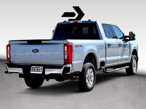 Used 2024 Ford F250 XLT image 8