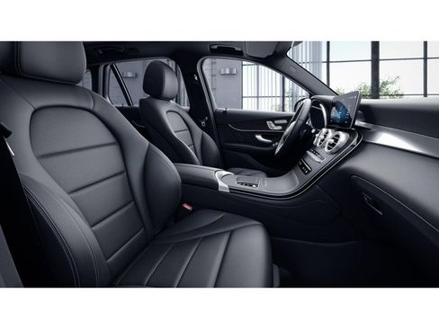 Certified 2022 Mercedes-Benz GLC 300 4MATIC image 4