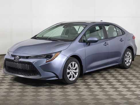 Used 2022 Toyota Corolla LE FWD image 5