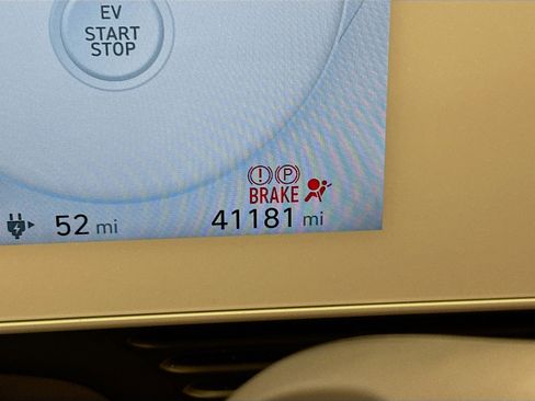 Used 2024 Hyundai Ioniq 5 SE AWD/4WD image 19