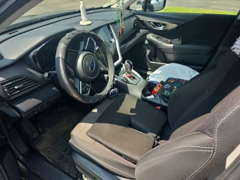 Used 2025 Subaru Outback Premium AWD/4WD image 10