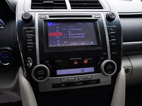 Used 2012 Toyota Camry XLE w/ Leather Pkg FWD image 24