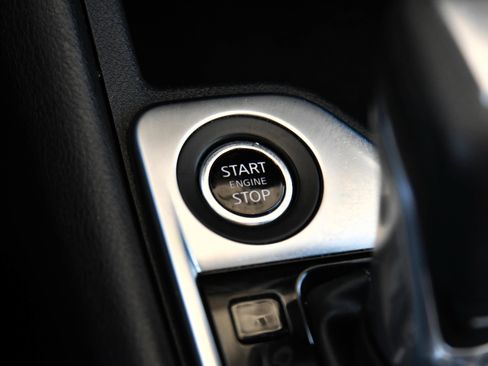 Used 2025 Nissan Sentra SV FWD image 24