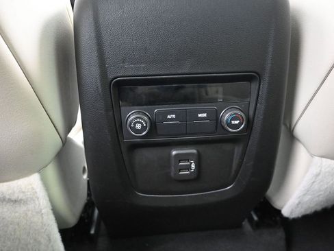 Used 2024 Buick Enclave Essence w/ Sport Touring Edition FWD image 18