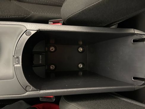 Used 2019 Toyota C-HR LE FWD image 25