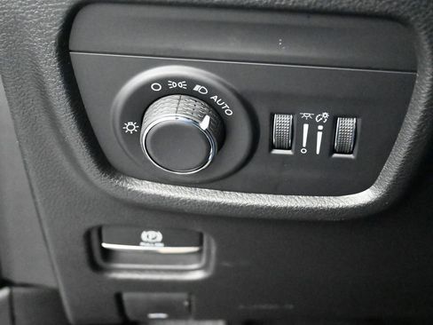 New 2025 Jeep Grand Cherokee Laredo X w/ Luxury Tech Group I image 32