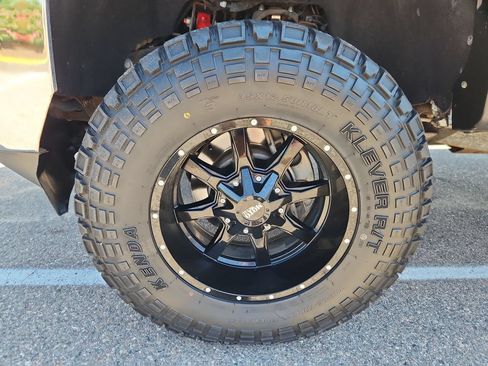 Used 2017 Chevrolet Silverado 2500 LT AWD/4WD image 15