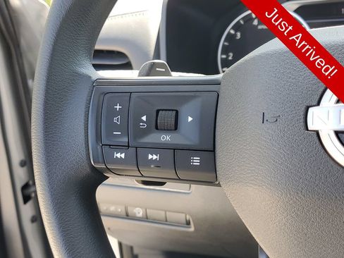 Used 2025 Nissan Rogue S AWD/4WD image 23