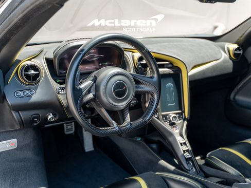 Used 2018 McLaren 720S Performance RWD image 13