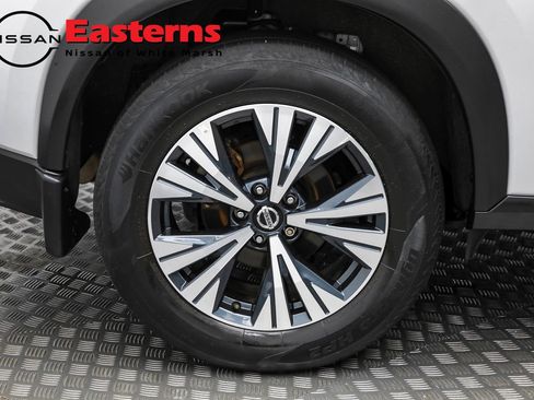 Used 2021 Nissan Rogue SV image 52