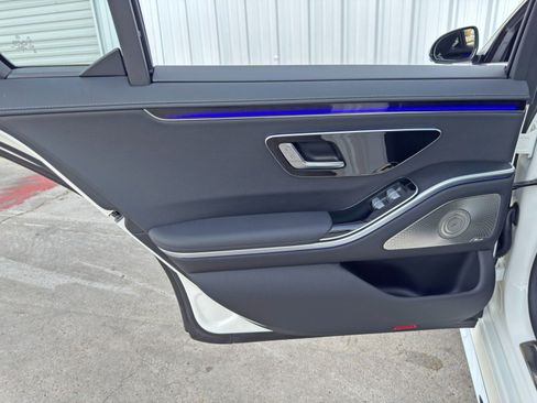 Used 2023 Mercedes-Benz S 500 4MATIC w/ AMG Line image 48