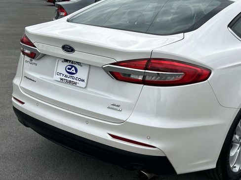 Used 2020 Ford Fusion SE FWD image 11
