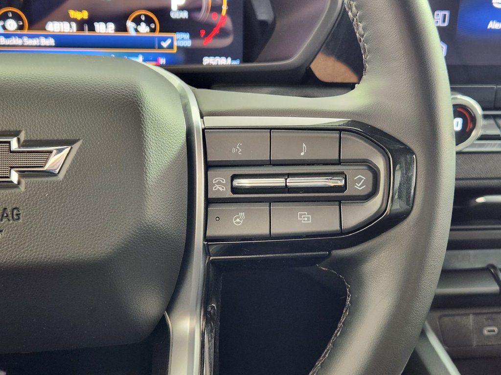 Used 2025 Chevrolet Colorado Trail Boss AWD/4WD image 19