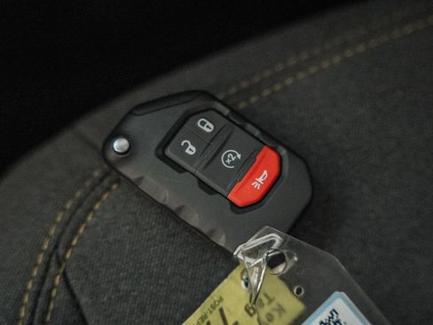 New 2025 Jeep Gladiator Sport image 40