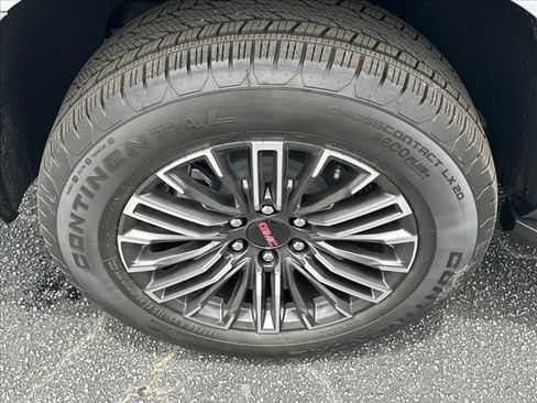 New 2026 GMC Yukon Elevation w/ Elevation Premium Package AWD/4WD image 16