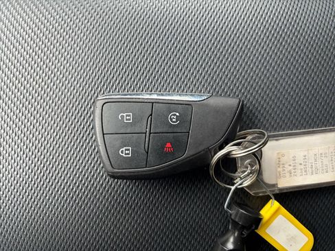 Used 2025 Chevrolet Equinox LT FWD image 21