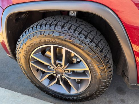 Used 2021 Jeep Grand Cherokee Limited image 34