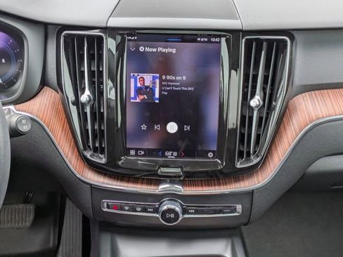 Used 2023 Volvo XC60 B5 Plus FWD image 20