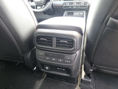 Certified 2025 Honda Pilot Black Edition image 27