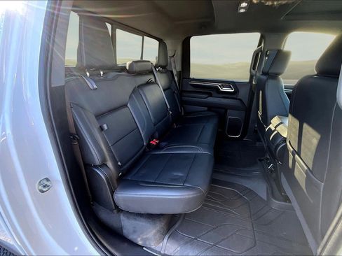 Used 2022 Chevrolet Silverado 1500 LT image 17