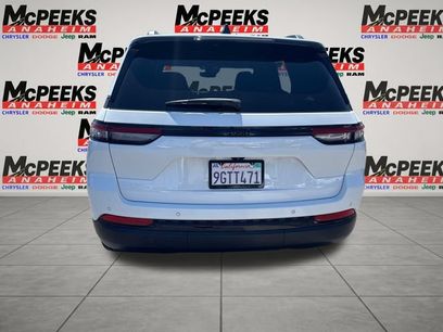 Used 2023 Jeep Grand Cherokee Altitude